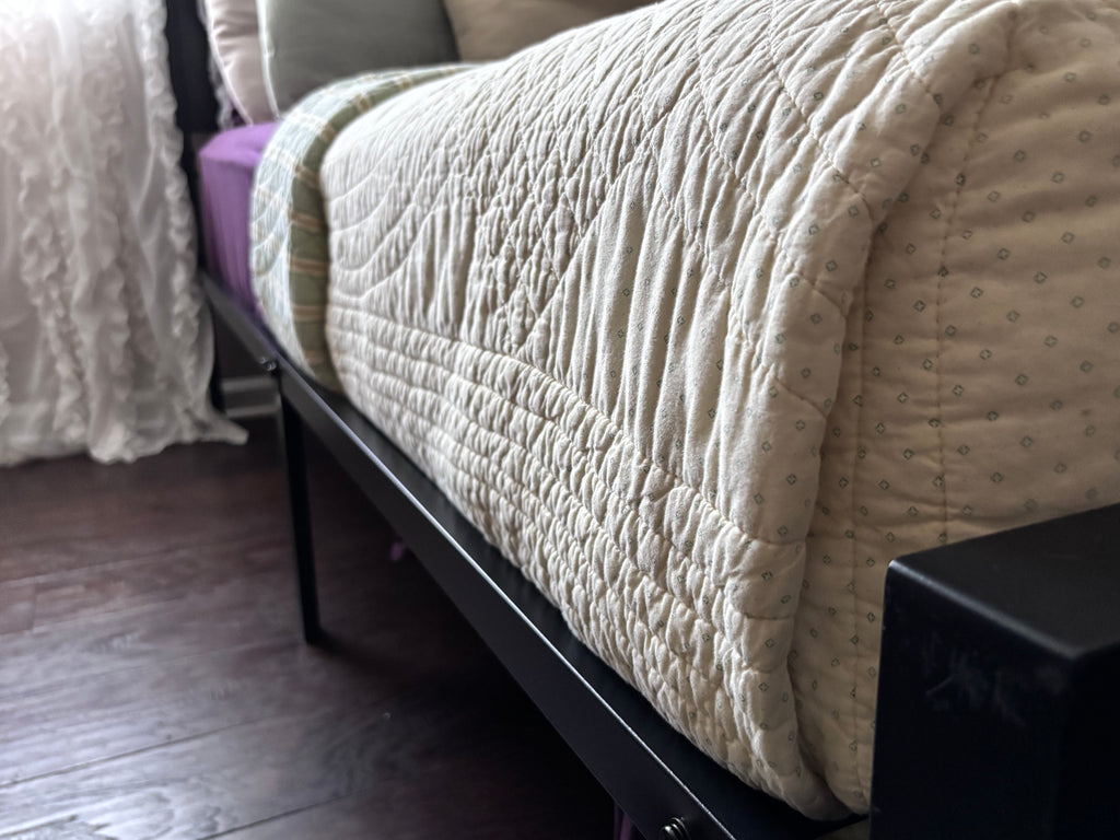 1 Beds & Bath